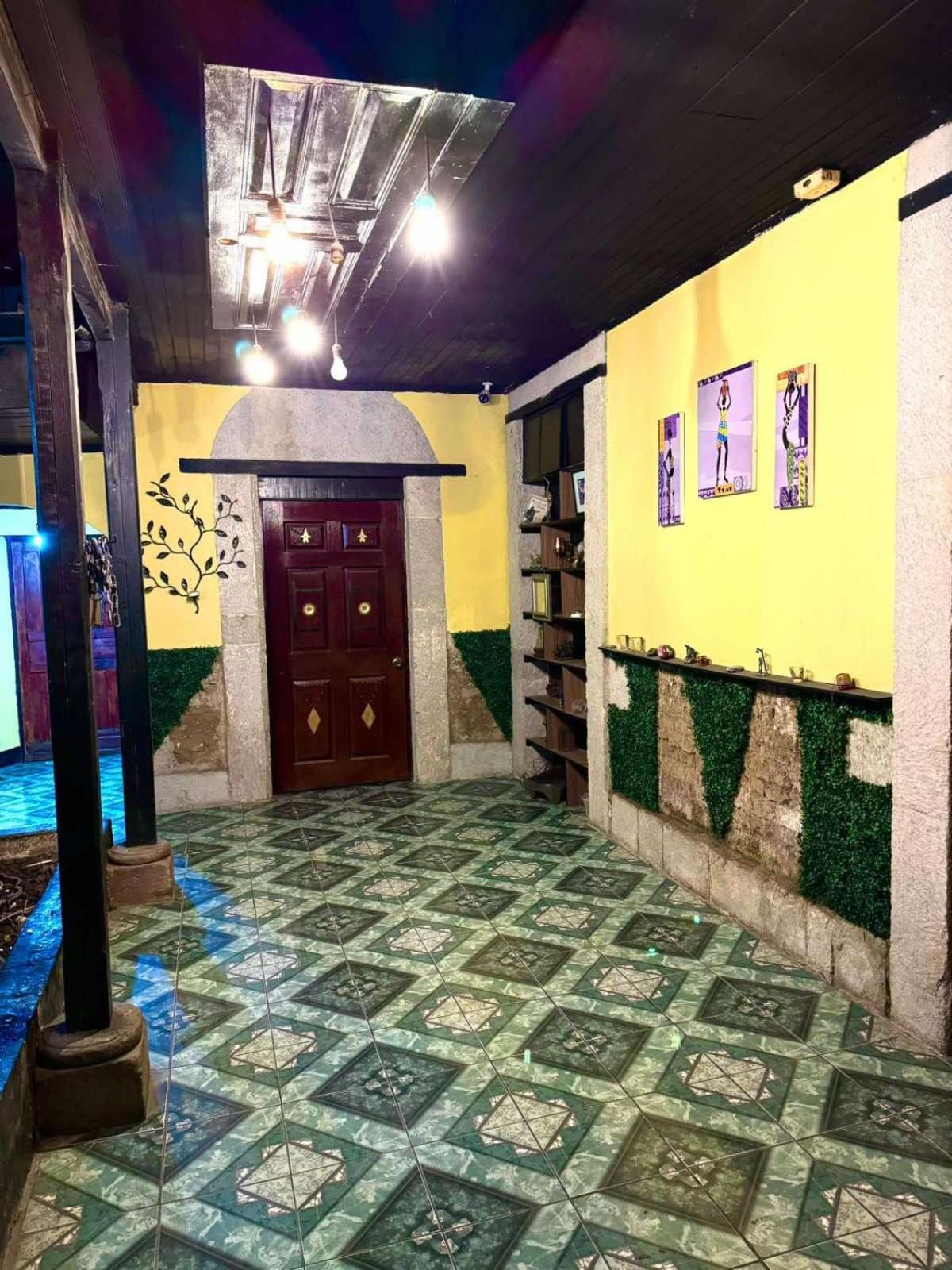 C&M Exclusive Private Rooms Quetzaltenango Exteriör bild